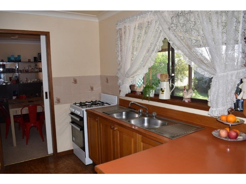 62 Montefiores Street, Wellington NSW 2820