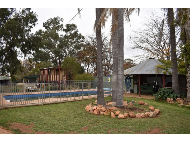 10 King Street Yeoval via, Wellington NSW 2820