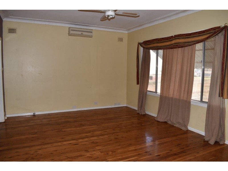 10 King Street Yeoval via, Wellington NSW 2820