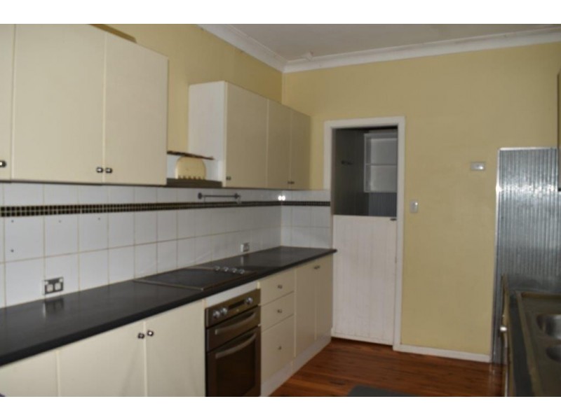 10 King Street Yeoval via, Wellington NSW 2820