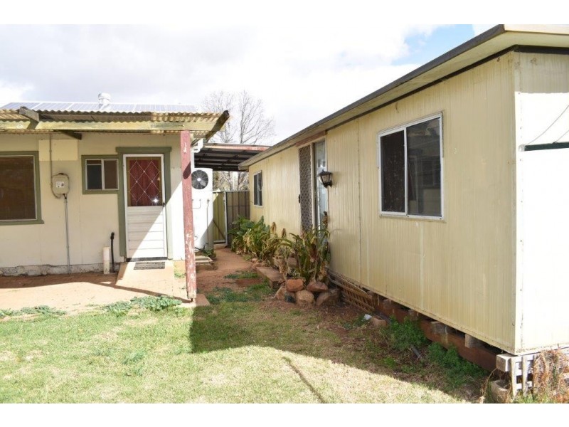 10 King Street Yeoval via, Wellington NSW 2820