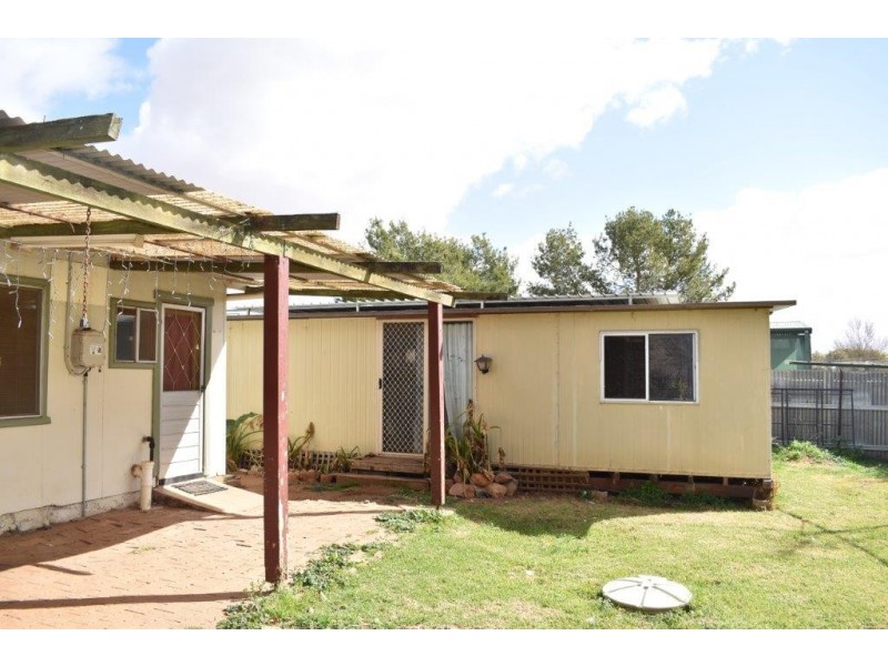 10 King Street Yeoval via, Wellington NSW 2820