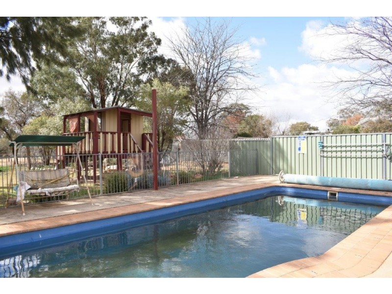 10 King Street Yeoval via, Wellington NSW 2820