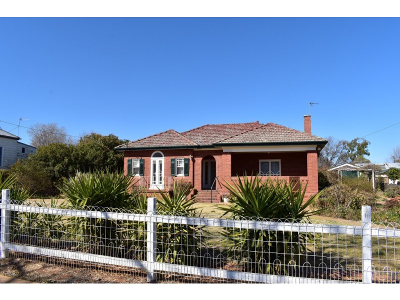 103 Gisborne Street, Wellington NSW 2820