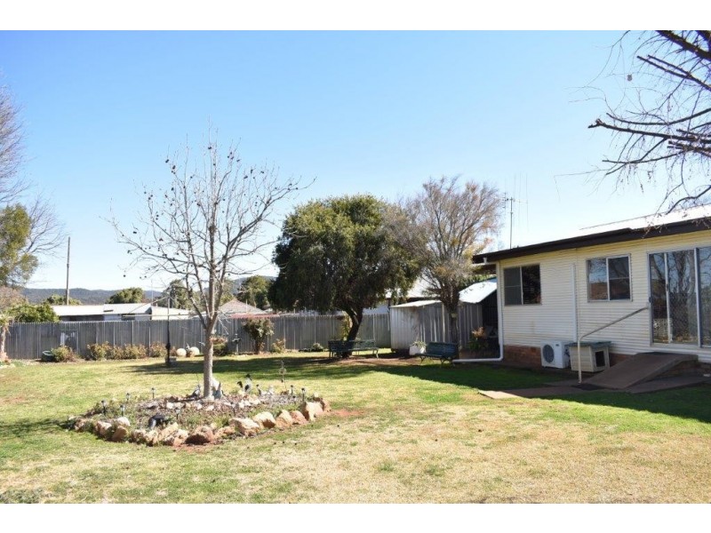 33 CLIVE STREET, Wellington NSW 2820