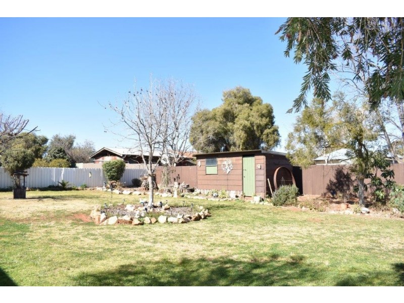 33 CLIVE STREET, Wellington NSW 2820
