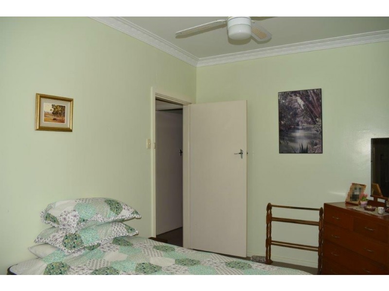 33 CLIVE STREET, Wellington NSW 2820