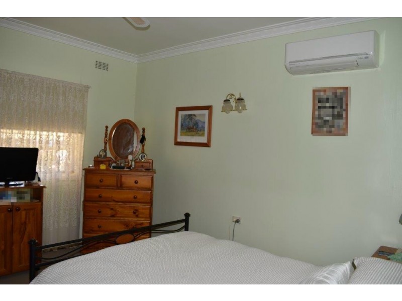 33 CLIVE STREET, Wellington NSW 2820