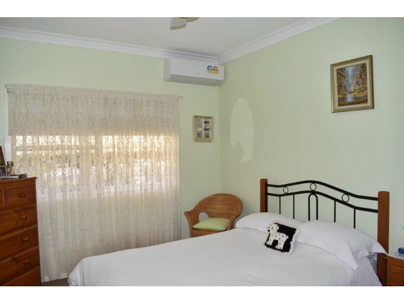33 CLIVE STREET, Wellington NSW 2820