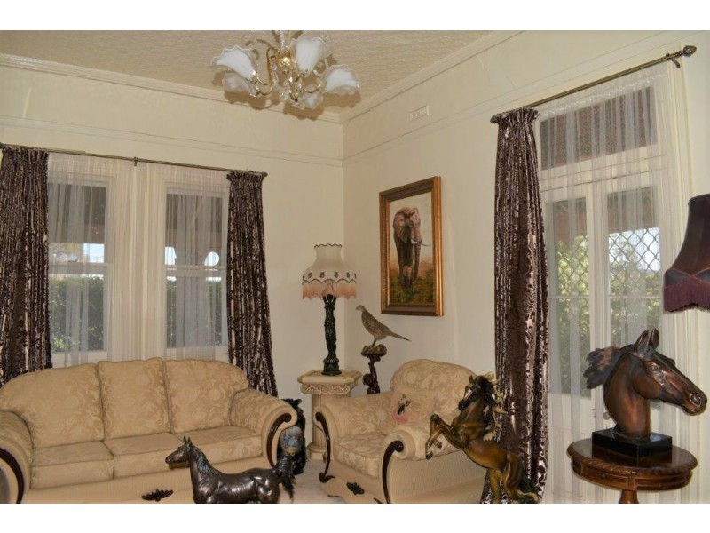 110 Warne Street, Wellington NSW 2820