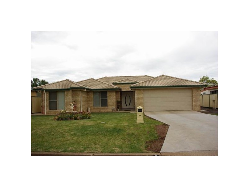 2 Ford Street, Wellington NSW 2820