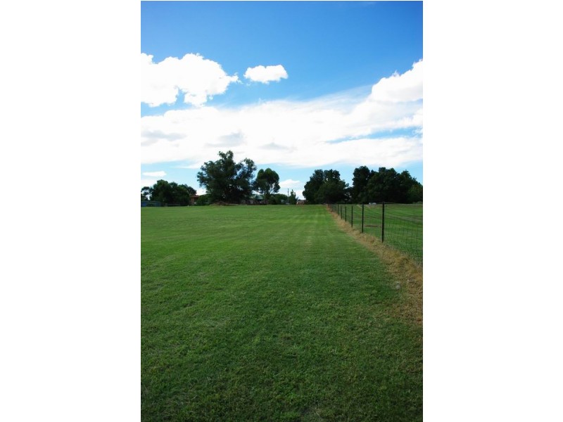 71 Montefiores Street, Wellington NSW 2820