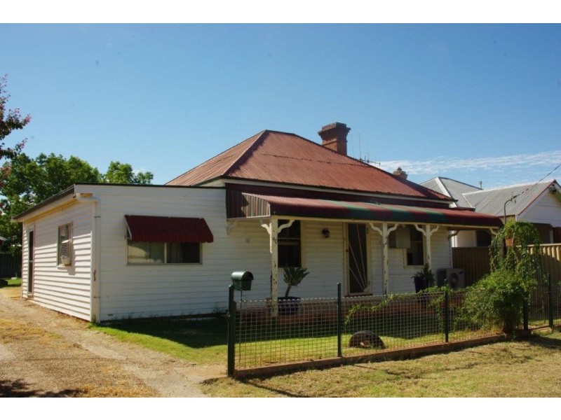 40 Simpson Street, Wellington NSW 2820