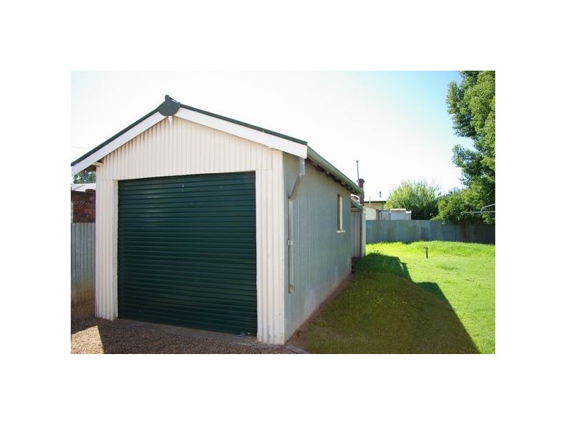 40 Simpson Street, Wellington NSW 2820