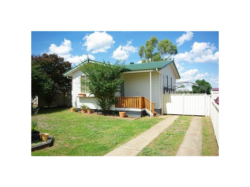 9 Glasson Street, Wellington NSW 2820