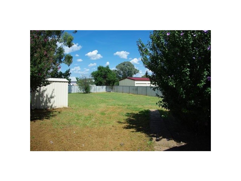 9 Glasson Street, Wellington NSW 2820