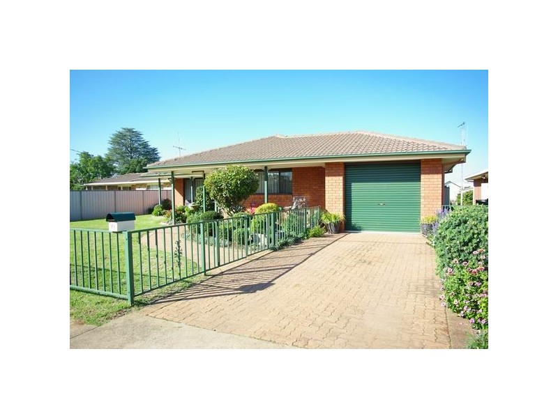 71 Warne Street, Wellington NSW 2820