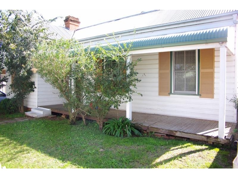 8  Clive Street, Wellington NSW 2820