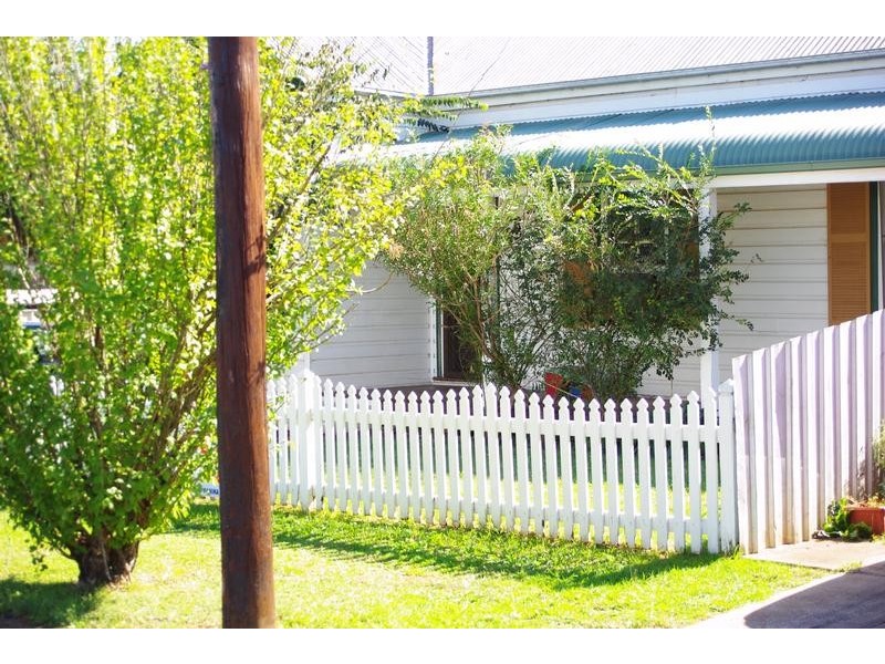 8  Clive Street, Wellington NSW 2820