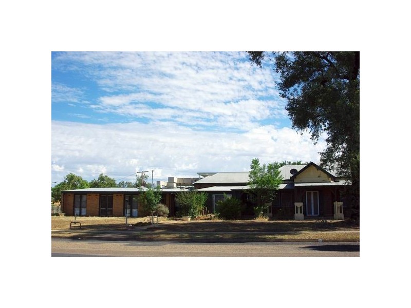 92-94 Warne Street, Wellington NSW 2820