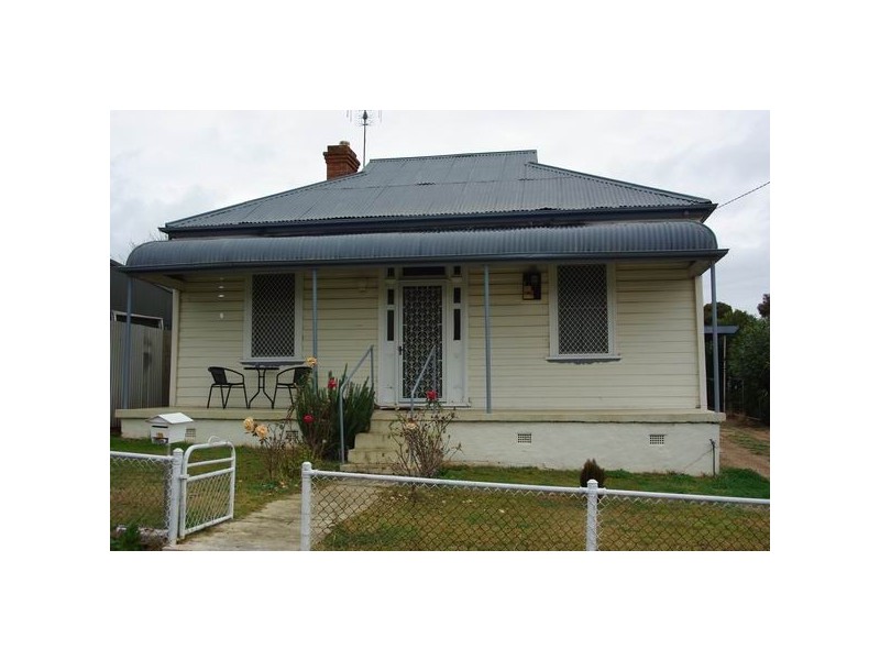 105 Gisborne Street, Wellington NSW 2820