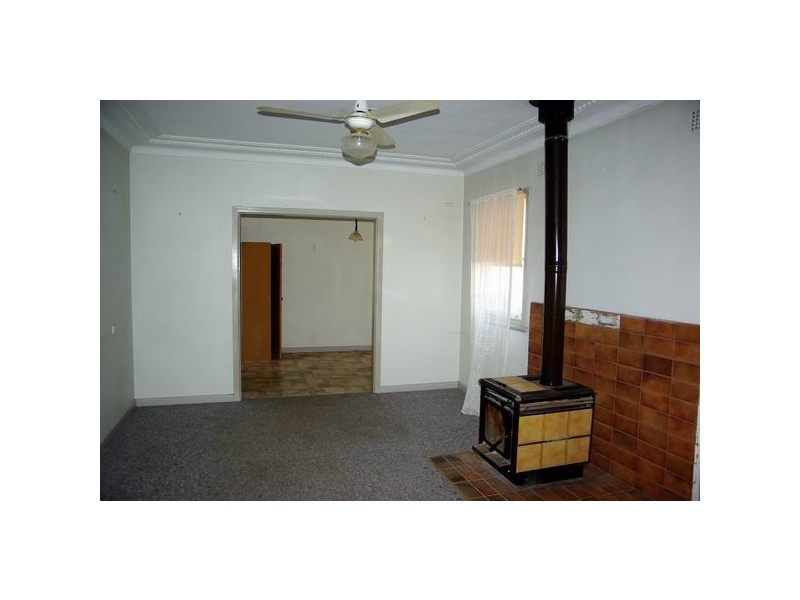 37a Simpson Street, Wellington NSW 2820