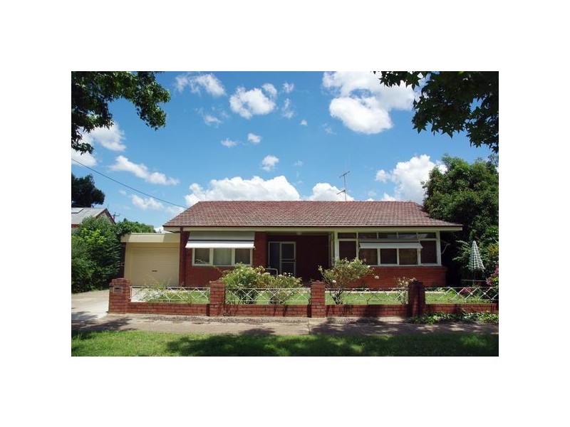 17 Gisborne Street, Wellington NSW 2820