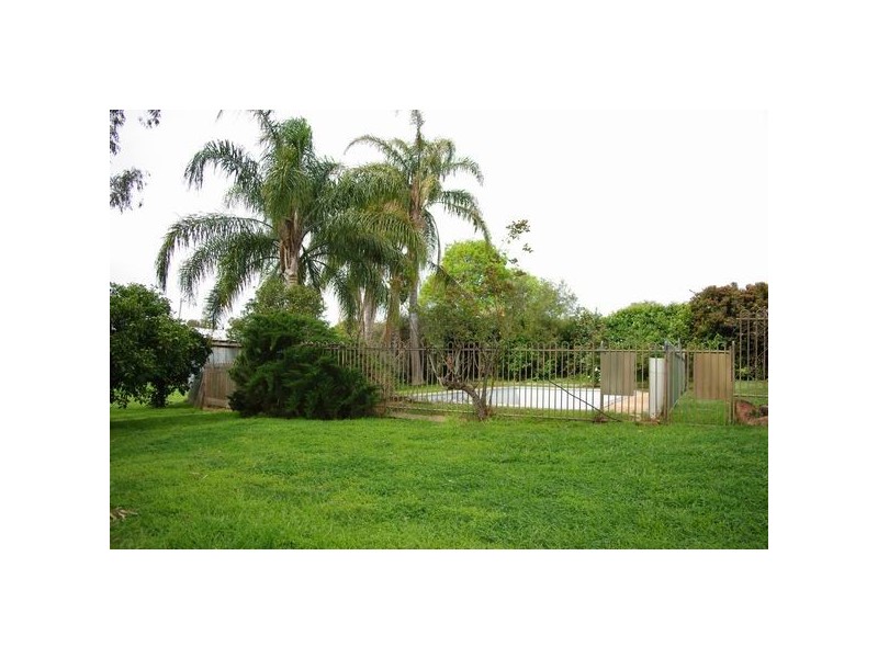10 Whiteley Street, Wellington NSW 2820