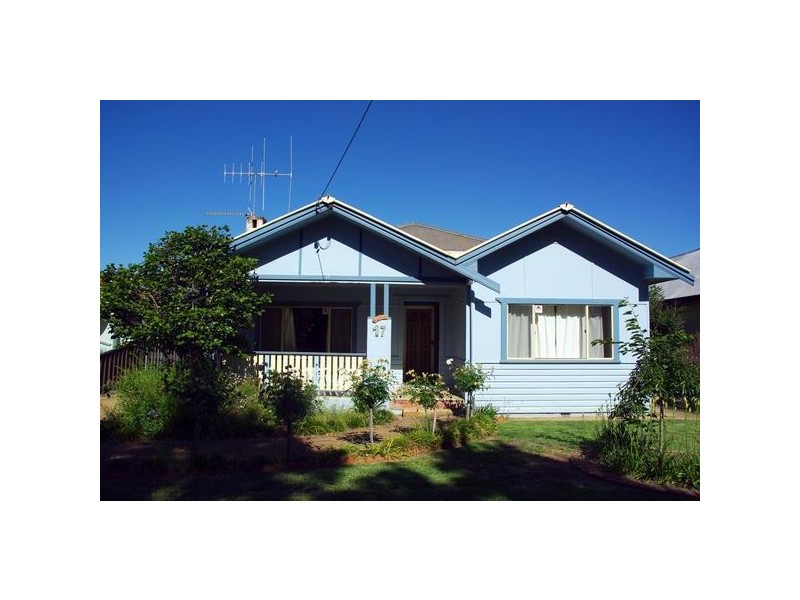 17 Raymond Street, Wellington NSW 2820