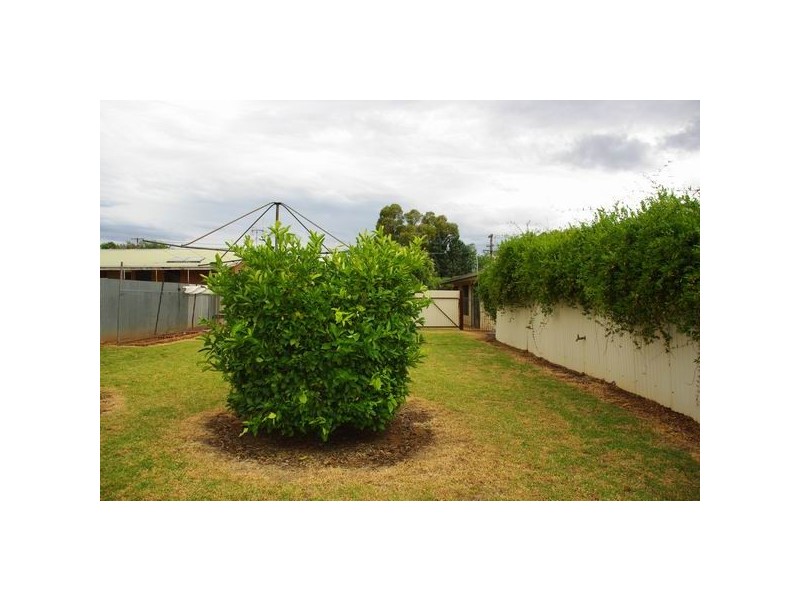 16 Samuel Street, Wellington NSW 2820