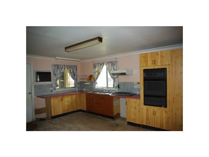 16 Samuel Street, Wellington NSW 2820