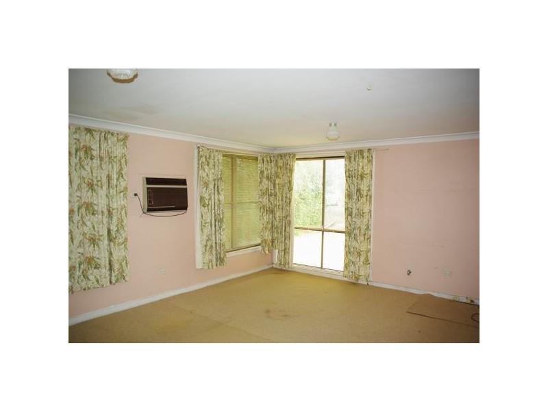 16 Samuel Street, Wellington NSW 2820