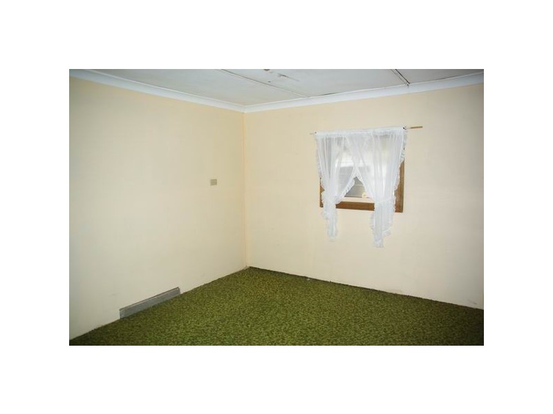 16 Samuel Street, Wellington NSW 2820