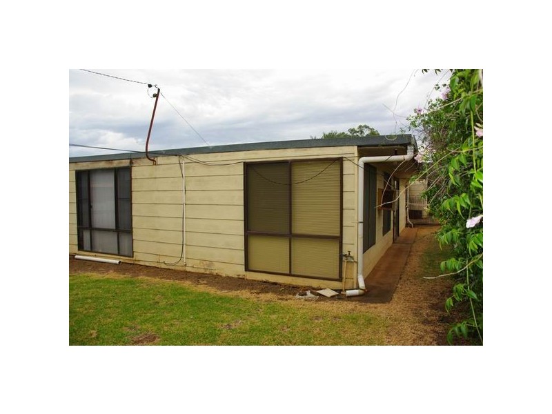 16 Samuel Street, Wellington NSW 2820