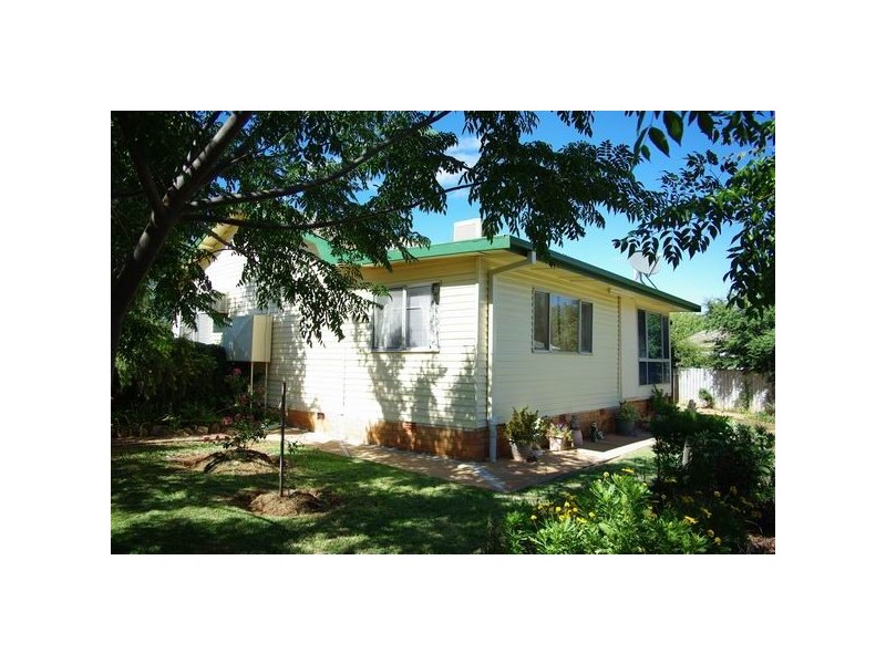 110 Maxwell Street, Wellington NSW 2820