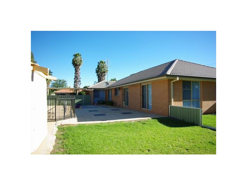 2 Tristania Street, Wellington NSW 2820