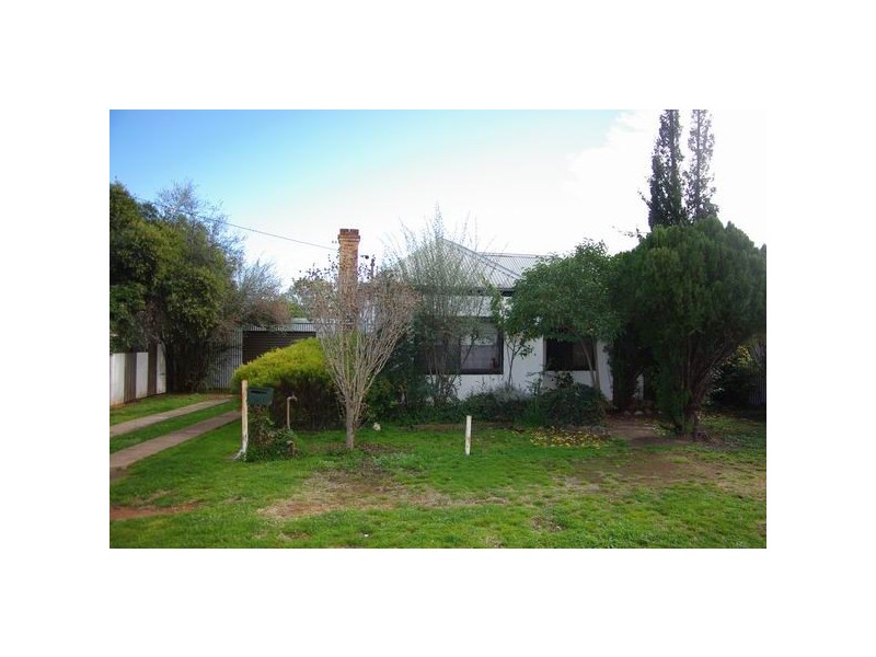 27 Arthur Street, Wellington NSW 2820