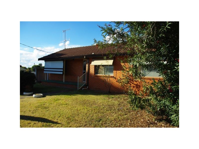 4 William Street, Wellington NSW 2820