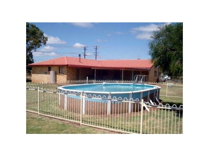 40 Barton Street, Wellington NSW 2820