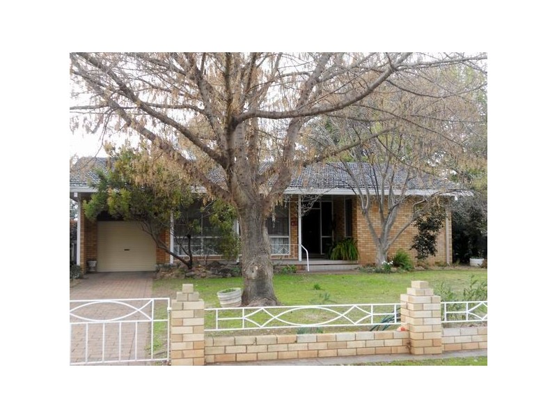 14 Raymond Street, Wellington NSW 2820