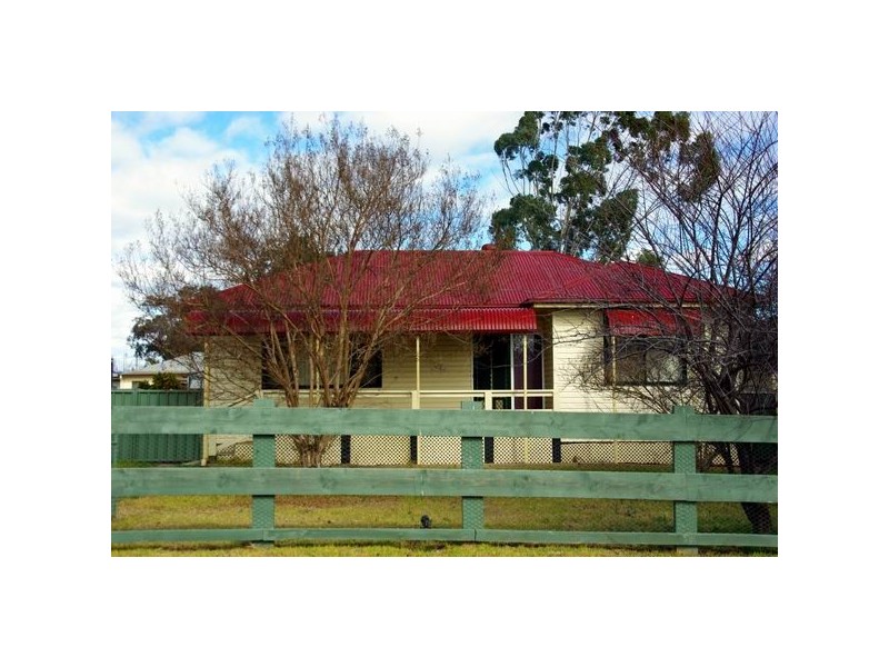 11 Glasson Street, Wellington NSW 2820