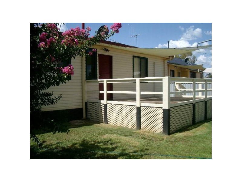 11 Glasson Street, Wellington NSW 2820