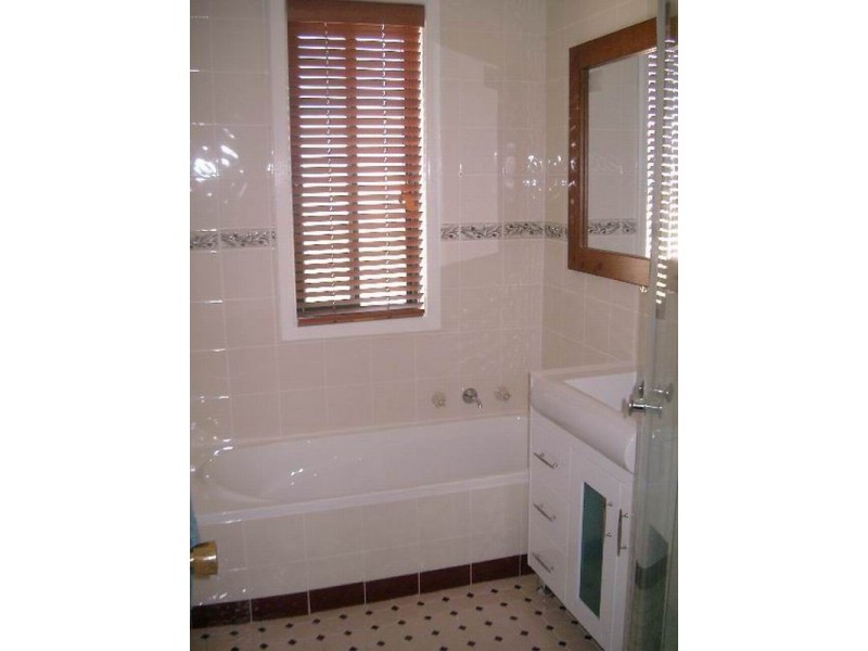 11 Glasson Street, Wellington NSW 2820