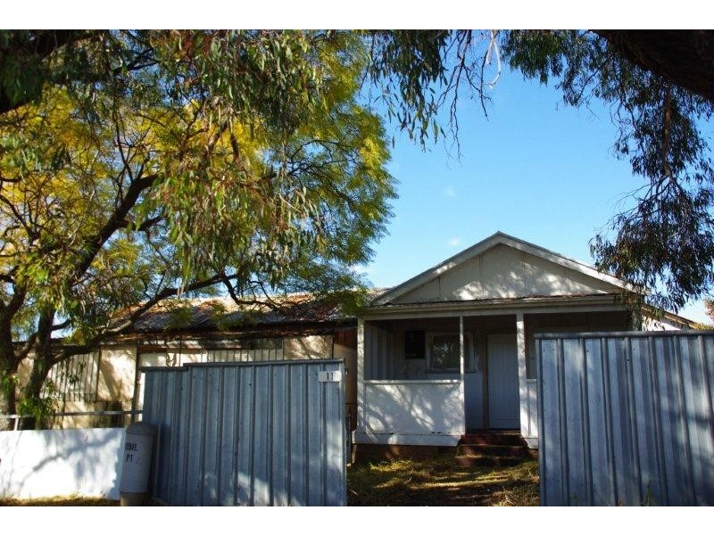 11 Mackeral Street, Mumbil NSW 2820