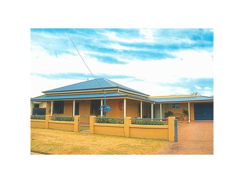 5 Whiteley Street, Wellington NSW 2820