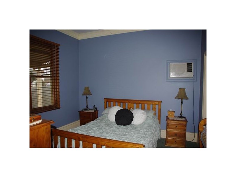 5 Whiteley Street, Wellington NSW 2820