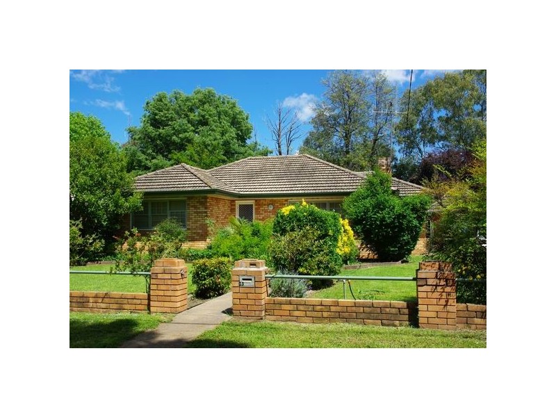 13 Ford Street, Wellington NSW 2820