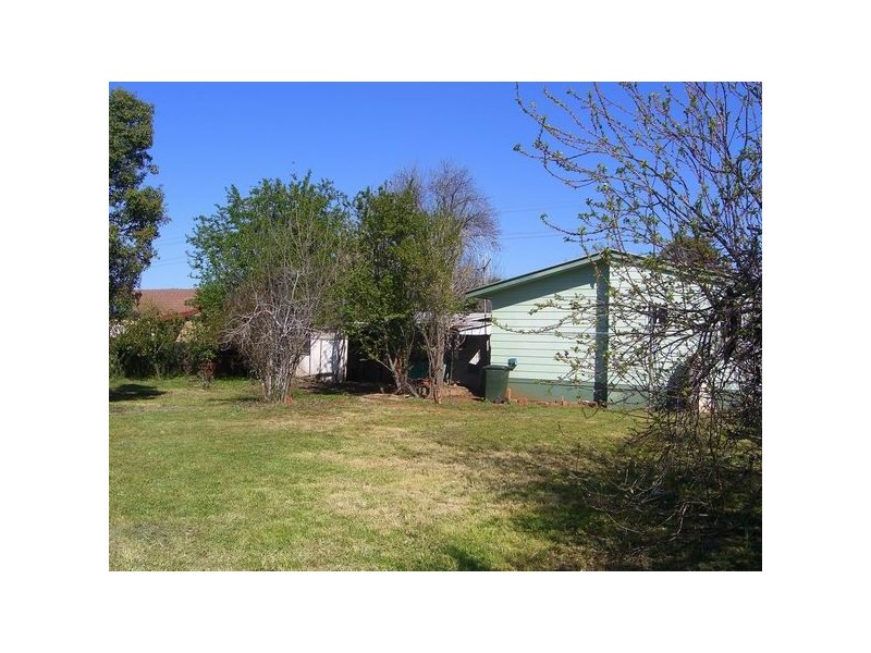 80 Simpson Street, Wellington NSW 2820