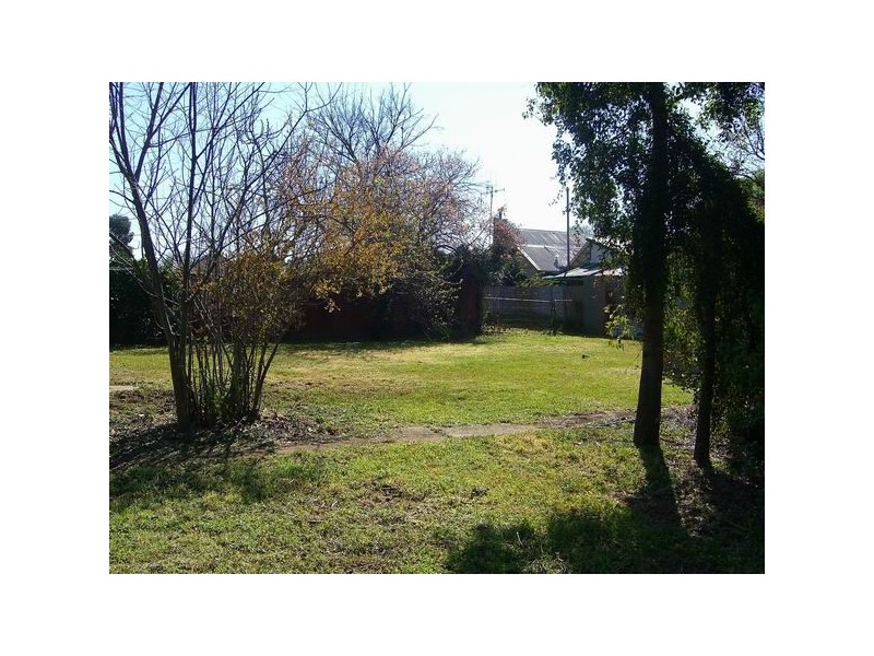 80 Simpson Street, Wellington NSW 2820