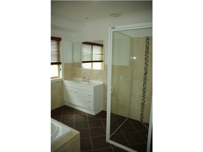 10 Sutton Street, Wellington NSW 2820